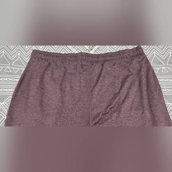 Vuori Womens Performance Joggers In a Burgundy Color Size Large - Picture 5 of 8